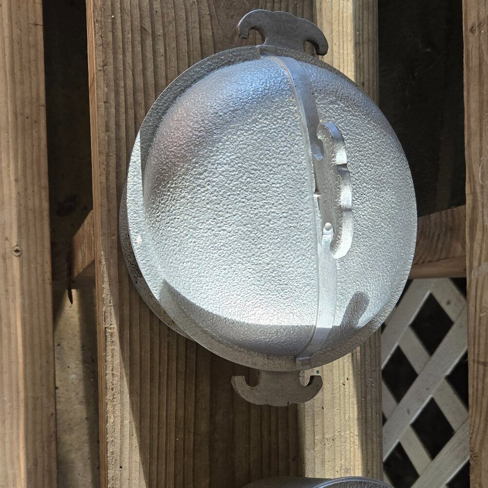 Aluminum pots